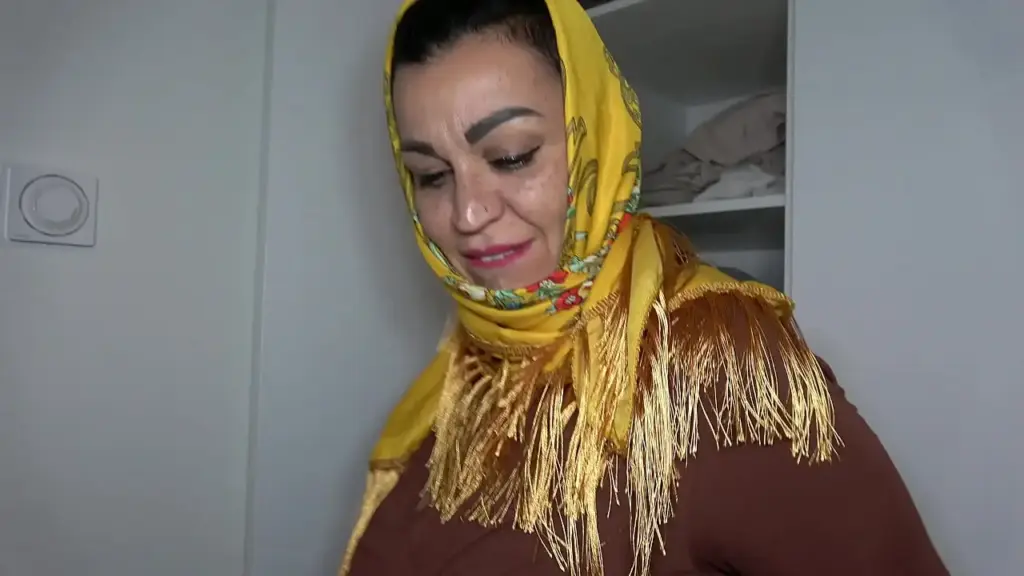 Madrasta árabe gostosa de hijab se entrega em cena quente real de puro fetiche proibido