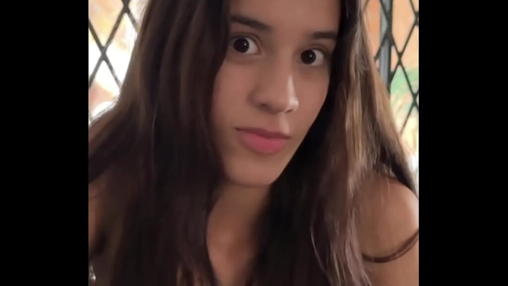 magrinha pelada